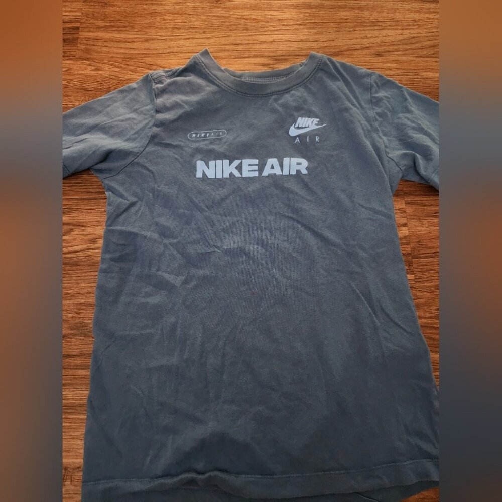 Nike tee